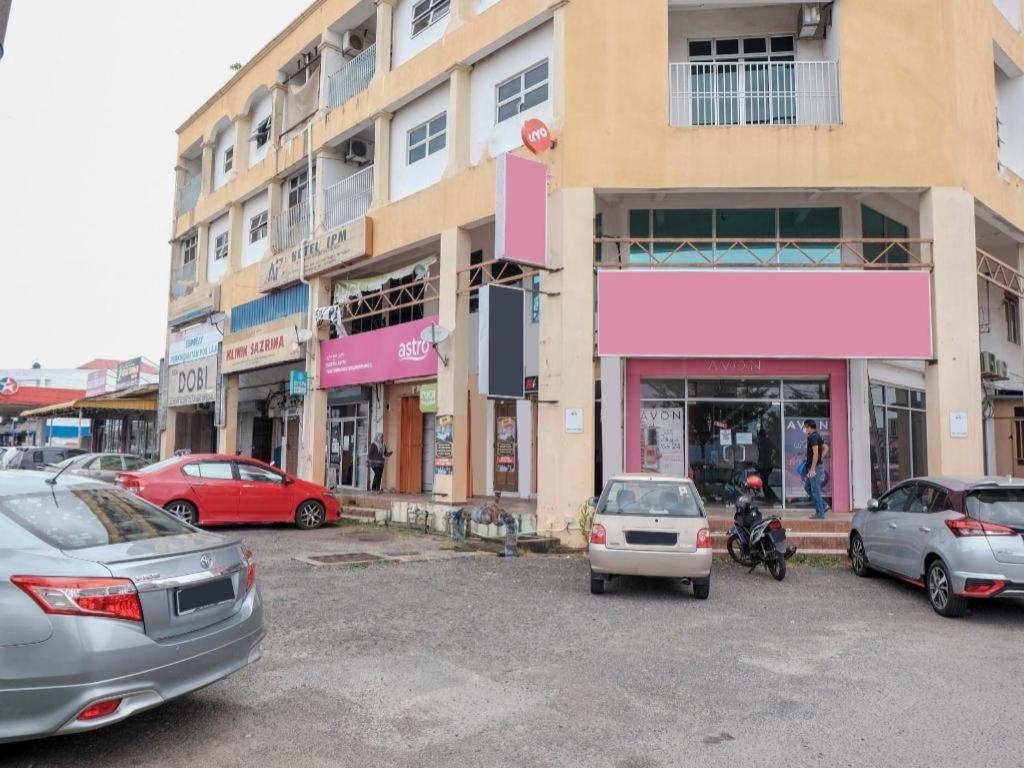 Oyo 90120 Mi Hotel Dungun Exterior foto