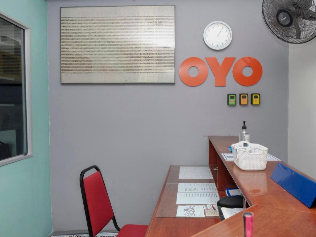 Oyo 90120 Mi Hotel Dungun Exterior foto